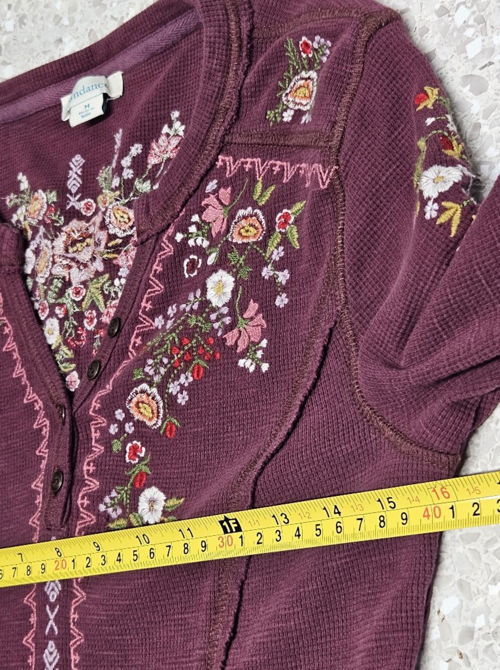 Sundance Fayette Floral Embroidered Henley Top Size Medium - Picture 4 of 9